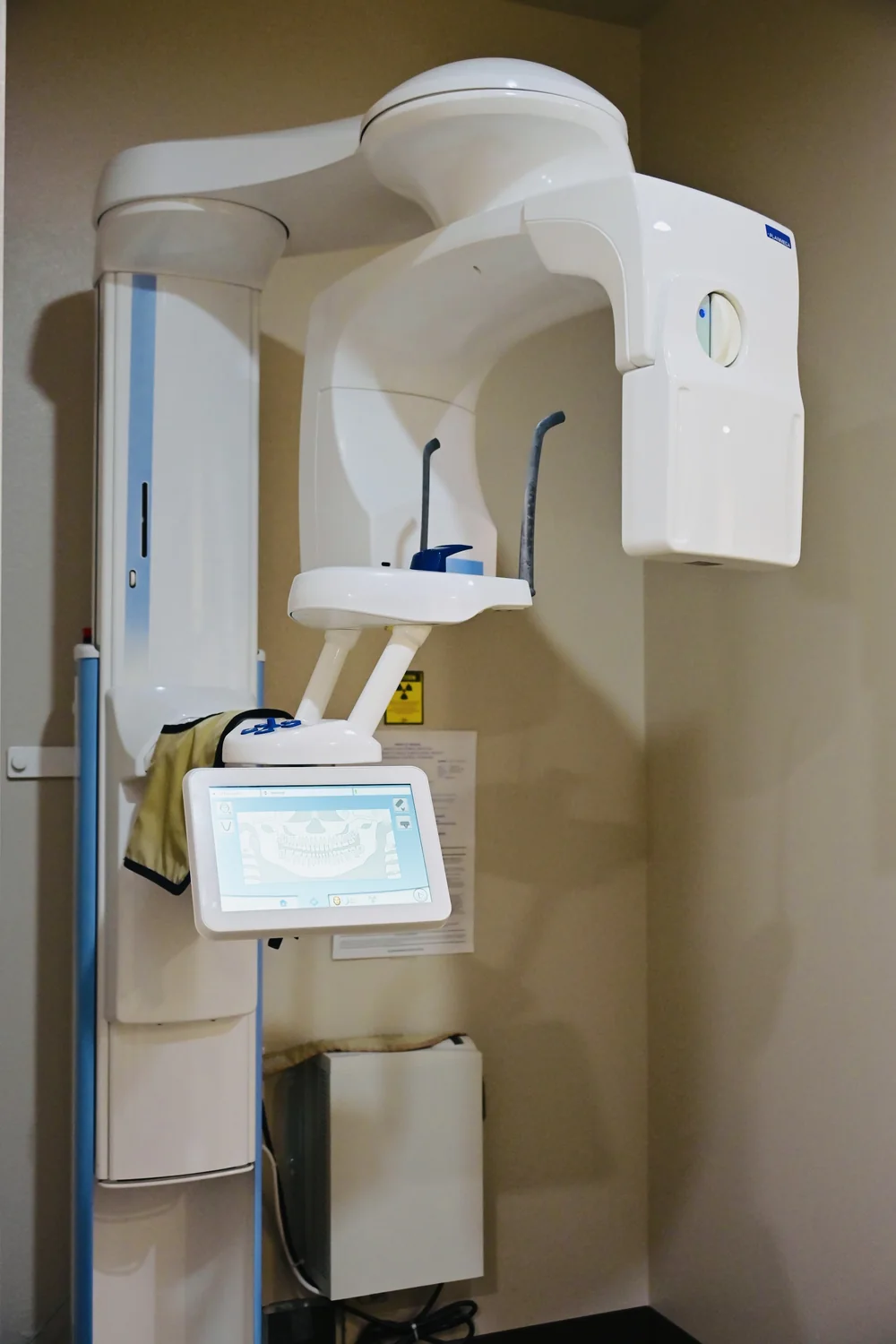 The panoramic X-ray machine at Sandquist Dentistry